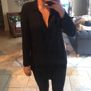 Black high-low collar shirt